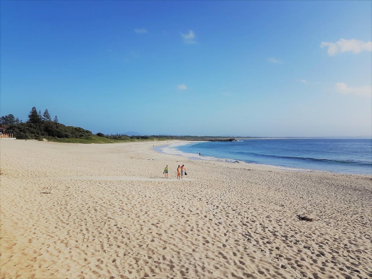 Chill-Out Beachside - Main Beach Forster Apartment Bagian luar foto